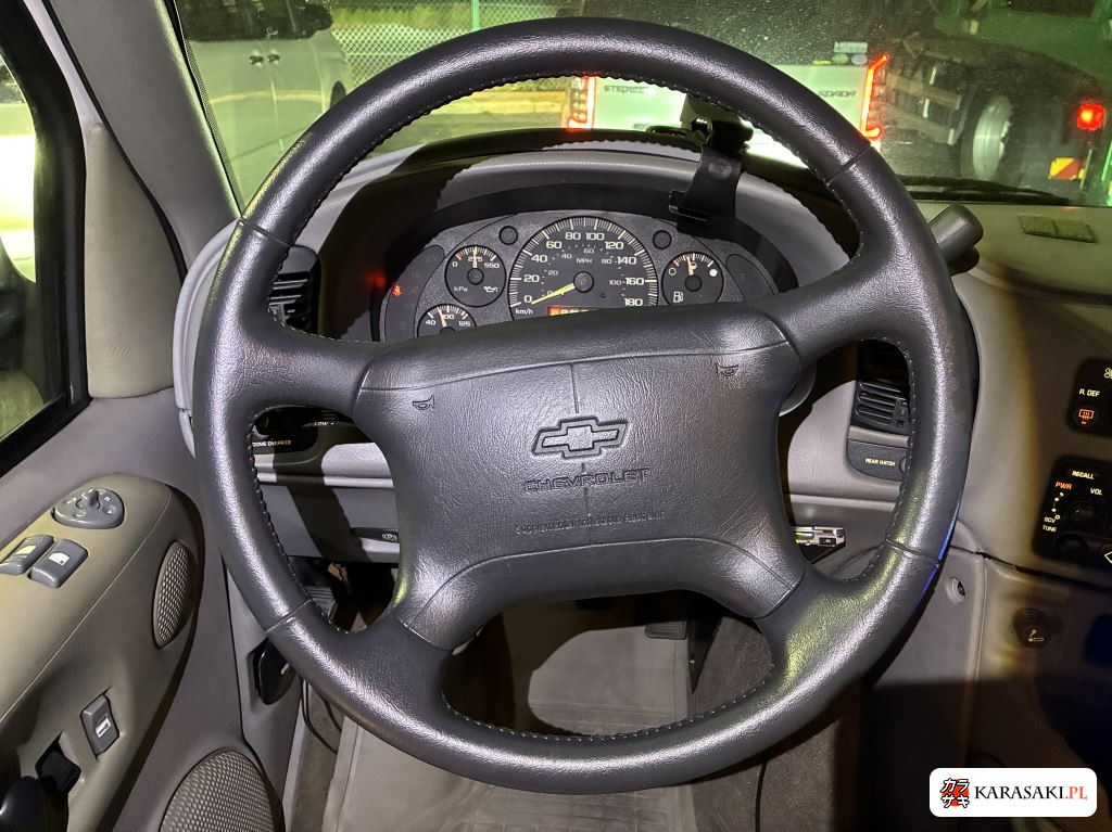 Chevrolet Astro 1997 z aukcji japońskiej