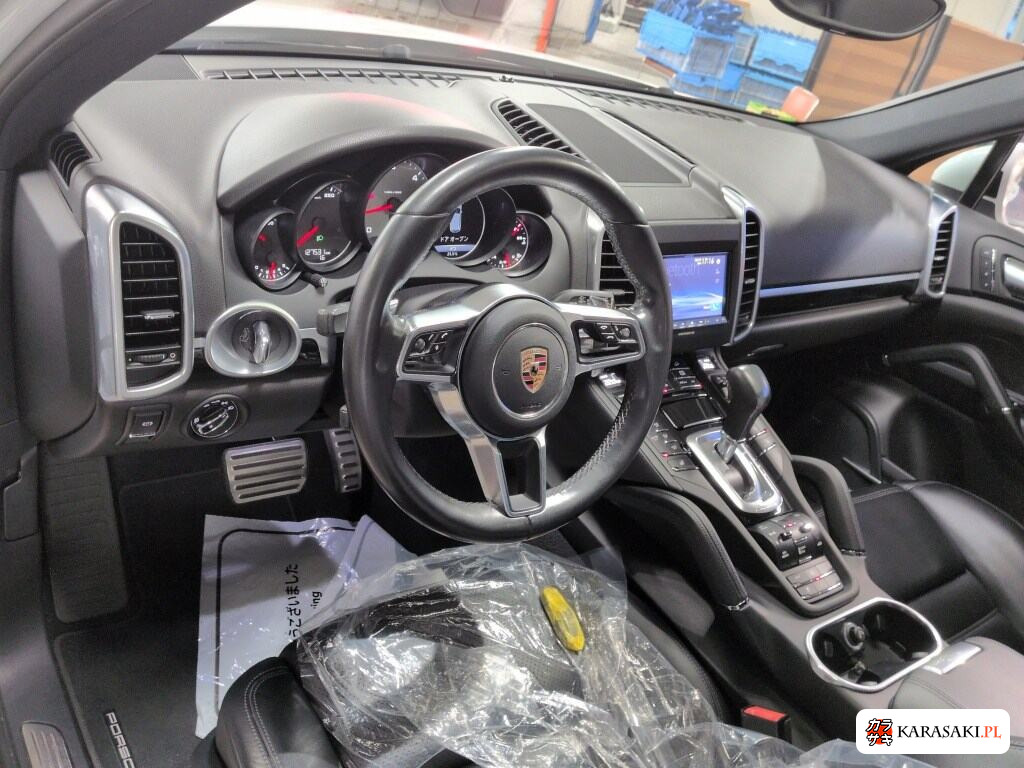 Porsche Cayenne 2016 z aukcji japońskiej
