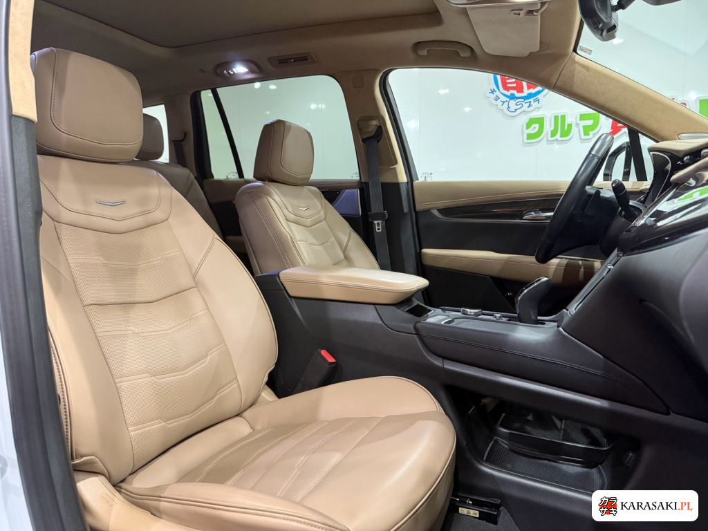 Cadillac XT6 2023 z aukcji japońskiej