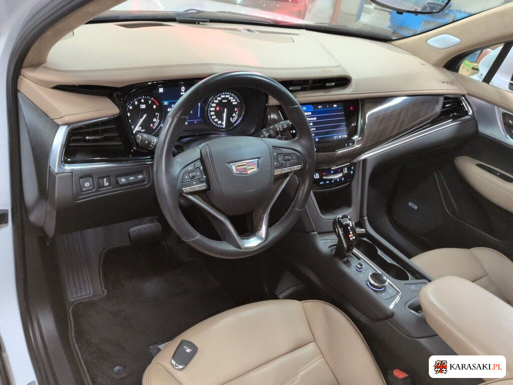Cadillac XT6 2023 z aukcji japońskiej