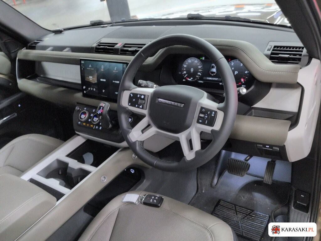 Land Rover Defender 2025 z aukcji japońskiej