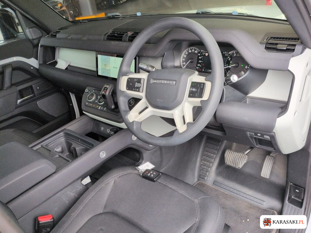 Land Rover Defender 2021 z aukcji japońskiej
