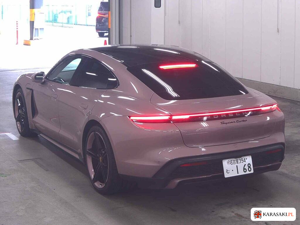 Porsche Taycan 2021 z aukcji japońskiej