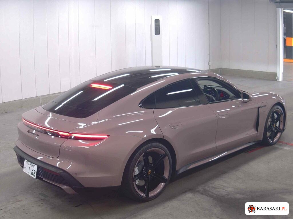 Porsche Taycan 2021 z aukcji japońskiej