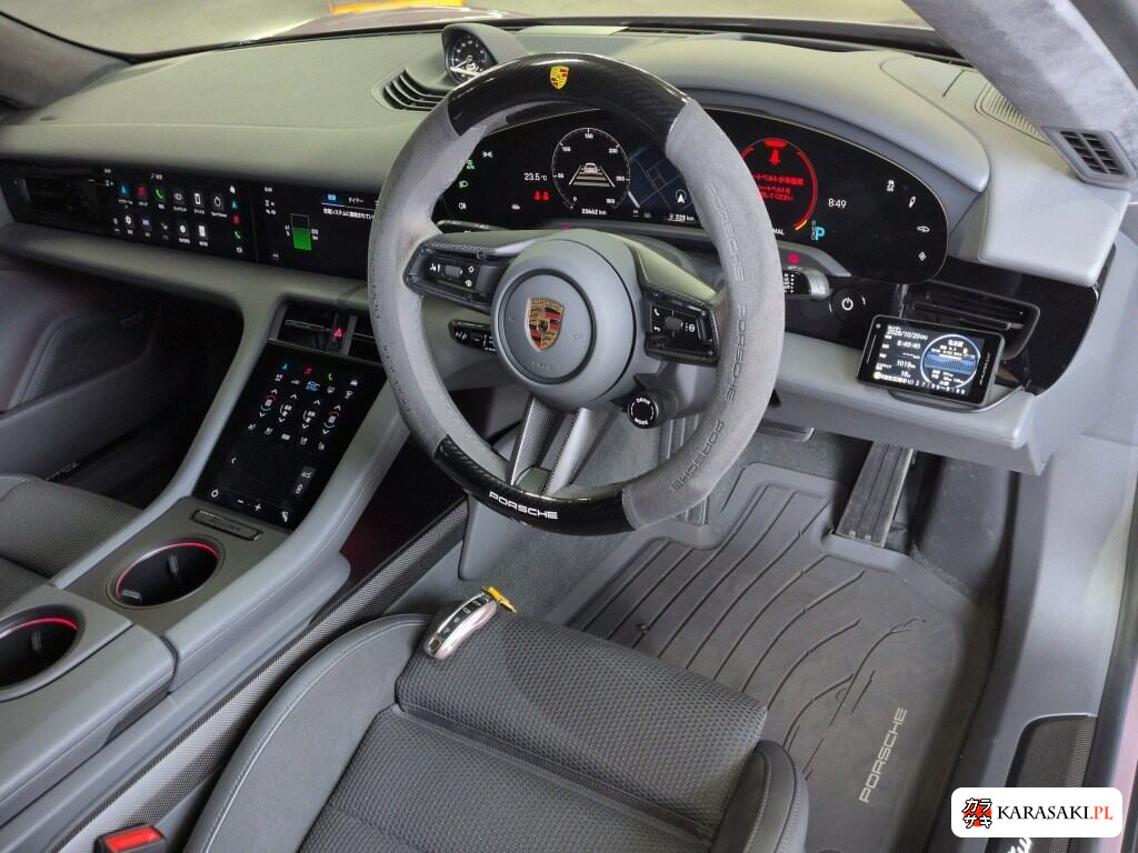 Porsche Taycan 2021 z aukcji japońskiej