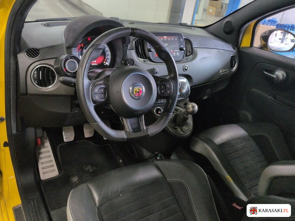 Abarth 595 2017 z aukcji japońskiej