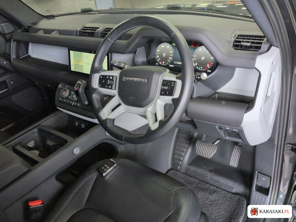 Land Rover Defender 2023 z aukcji japońskiej