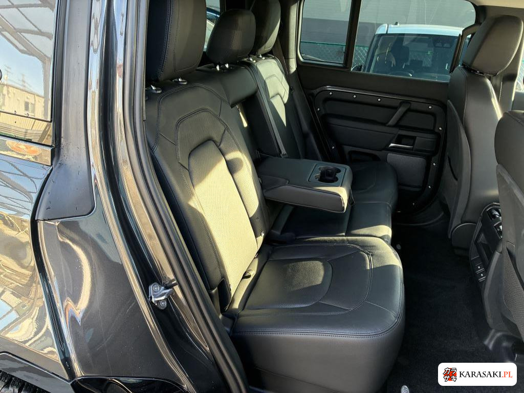 Land Rover Defender 2023 z aukcji japońskiej