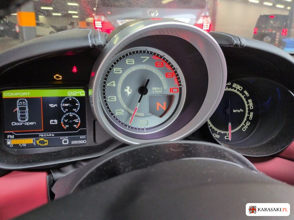 Ferrari California T 2016 z aukcji japońskiej