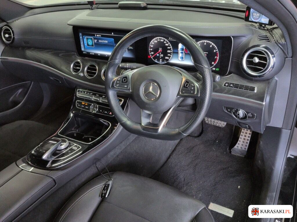 Mercedes-Benz E-Class 2016 z aukcji japońskiej