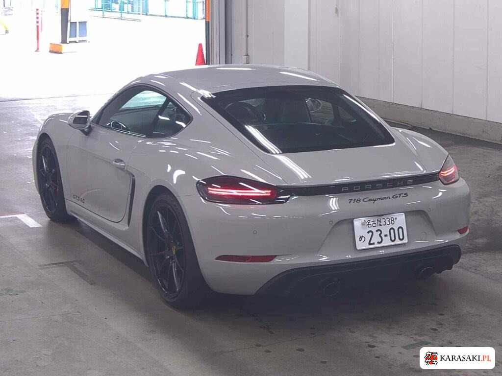 Porsche 718 Cayman 2021 z aukcji japońskiej