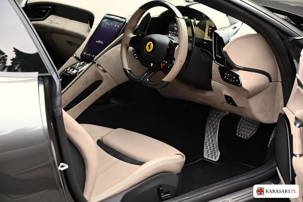 Ferrari Roma 2023 з японського аукціону