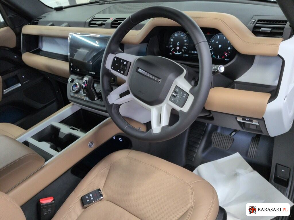 Land Rover Defender 2026 z aukcji japońskiej