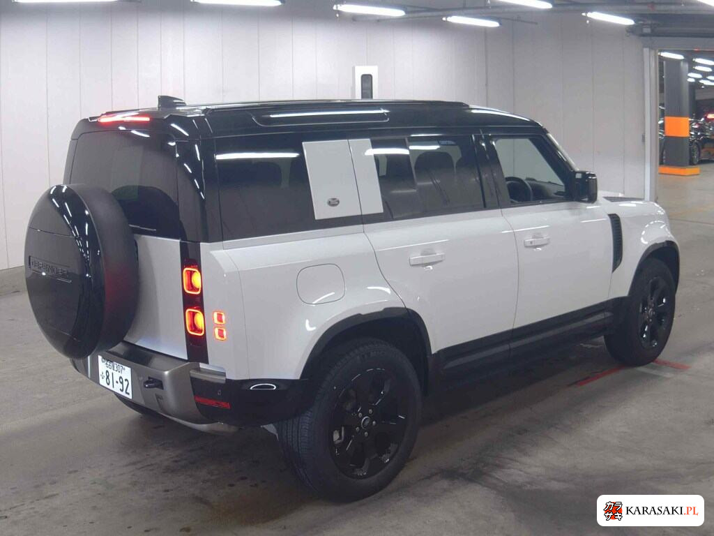 Land Rover Defender 2024 z aukcji japońskiej