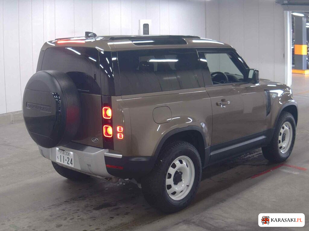 Land Rover Defender 2023 z aukcji japońskiej