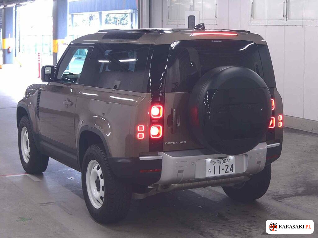 Land Rover Defender 2023 z aukcji japońskiej