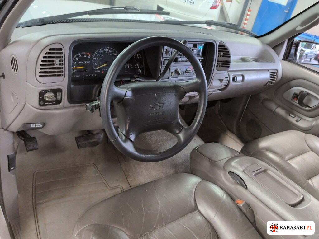Chevrolet Suburban 1996 z aukcji japońskiej