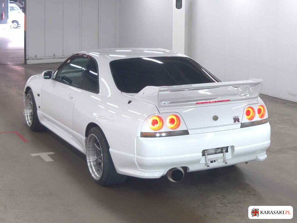 Nissan Skyline 1995 z aukcji japońskiej