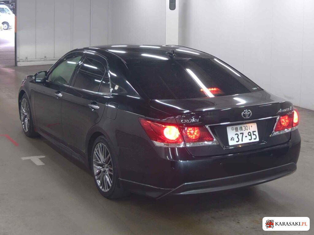 Toyota Crown 2015 z aukcji japońskiej