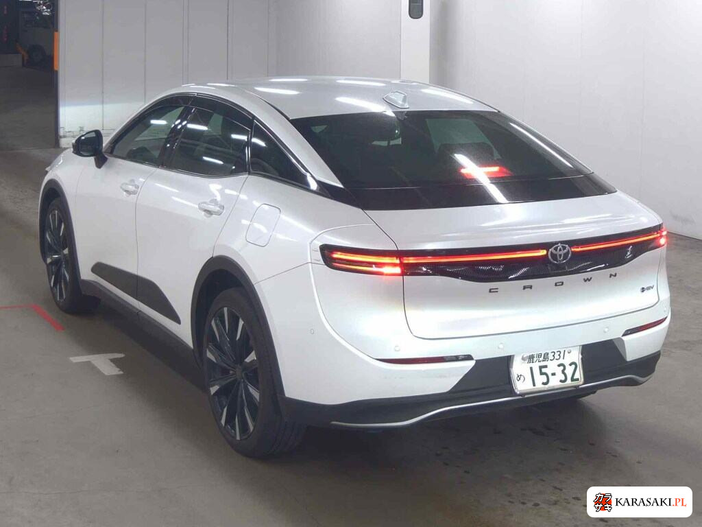 Toyota Crown Crossover 2025 z aukcji japońskiej
