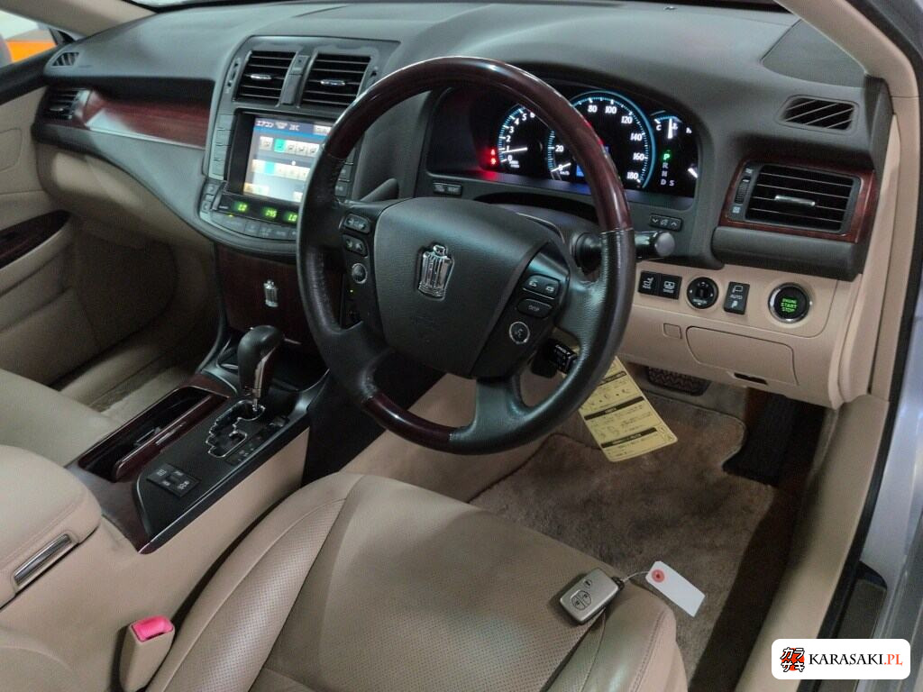 Toyota Crown 2008 z aukcji japońskiej
