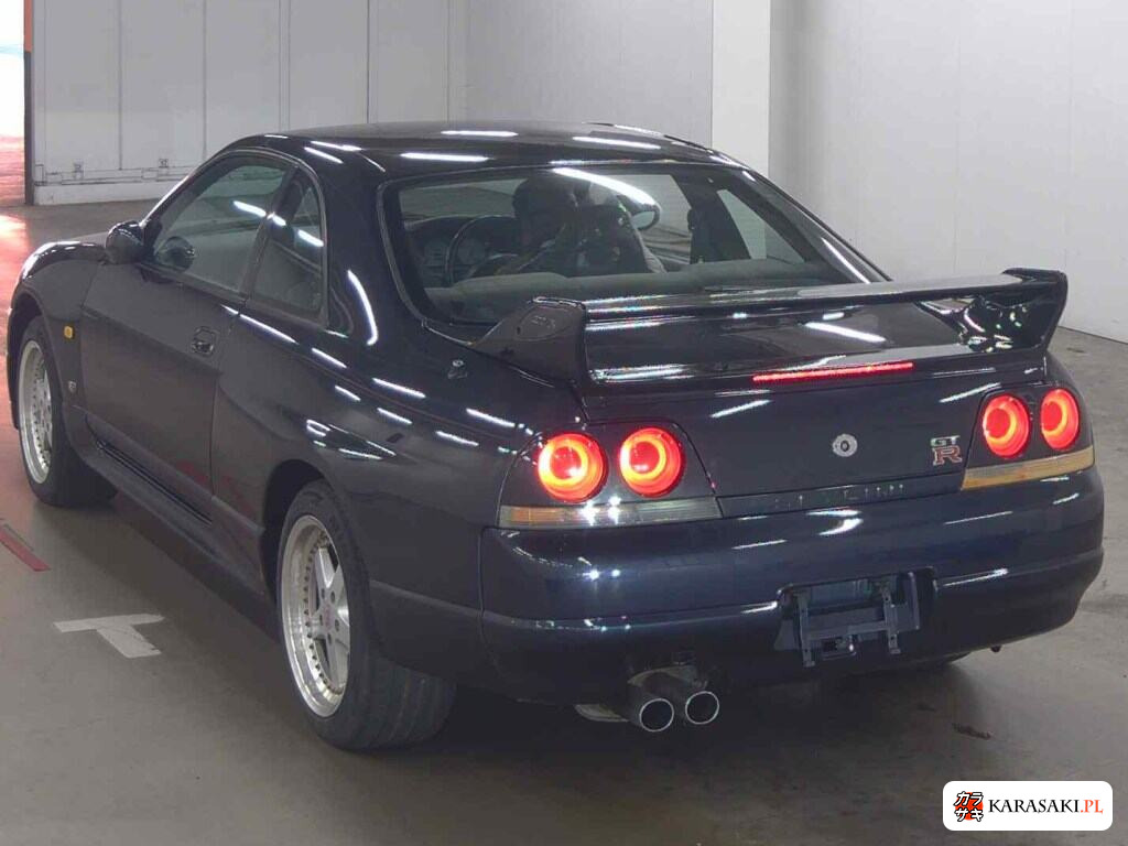 Nissan Skyline 1995 z aukcji japońskiej