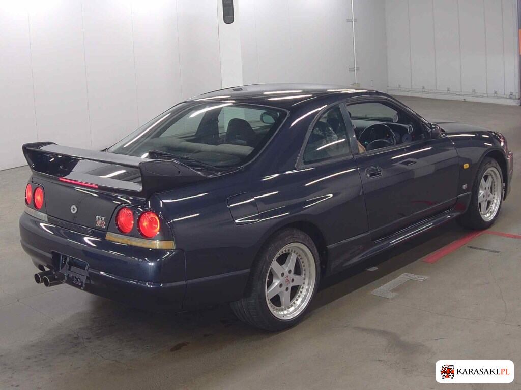 Nissan Skyline 1995 z aukcji japońskiej