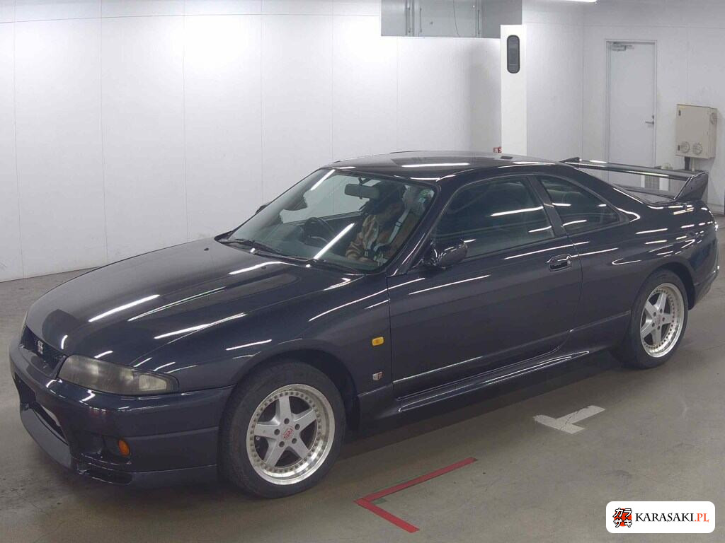 Nissan Skyline 1995 z aukcji japońskiej