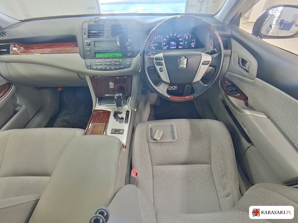 Toyota Crown 2012 z aukcji japońskiej
