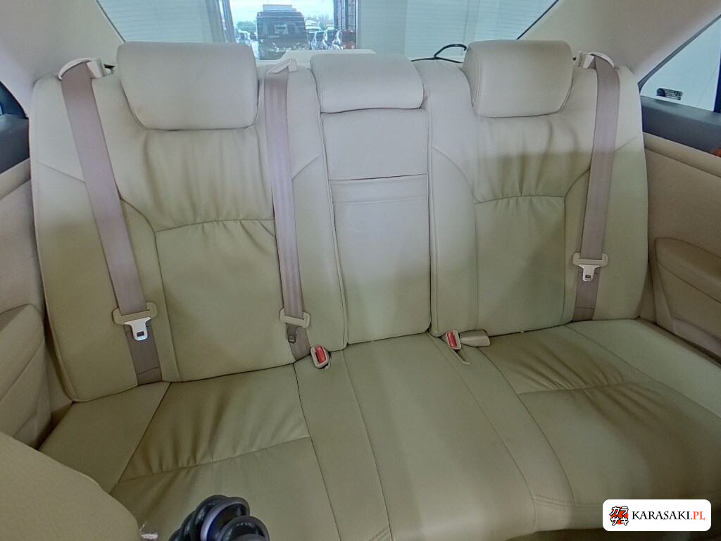 Toyota Crown 2004 z aukcji japońskiej