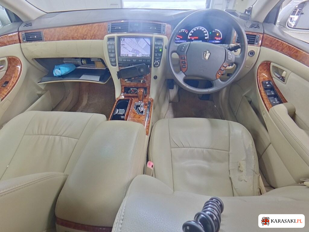 Toyota Crown 2004 z aukcji japońskiej