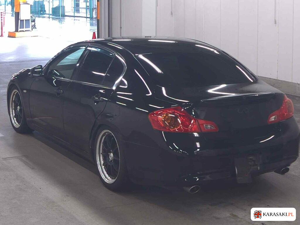 Nissan Skyline 2011 z aukcji japońskiej