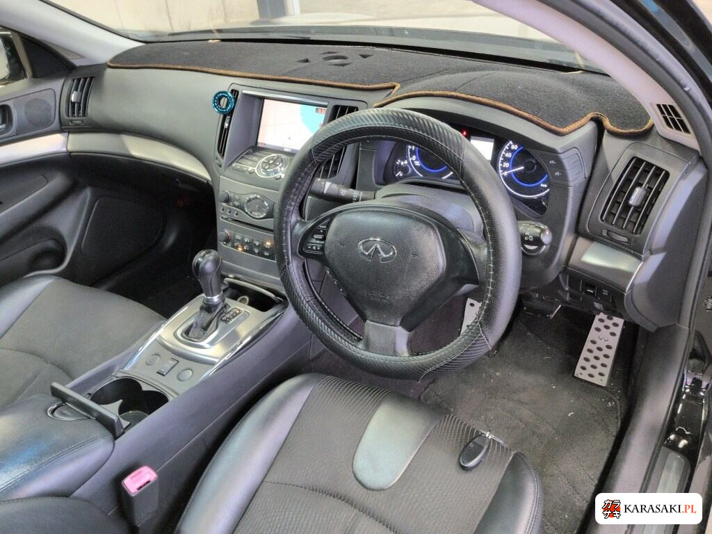 Nissan Skyline 2011 z aukcji japońskiej