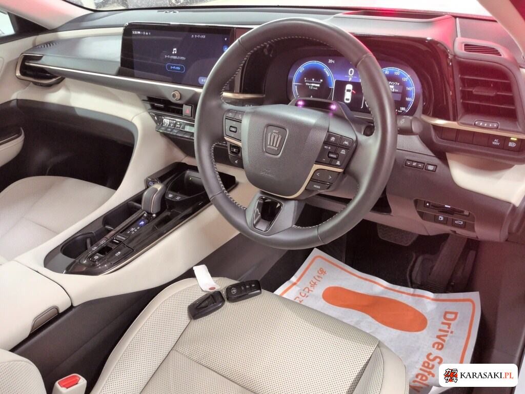 Toyota Crown Crossover 2025 z aukcji japońskiej