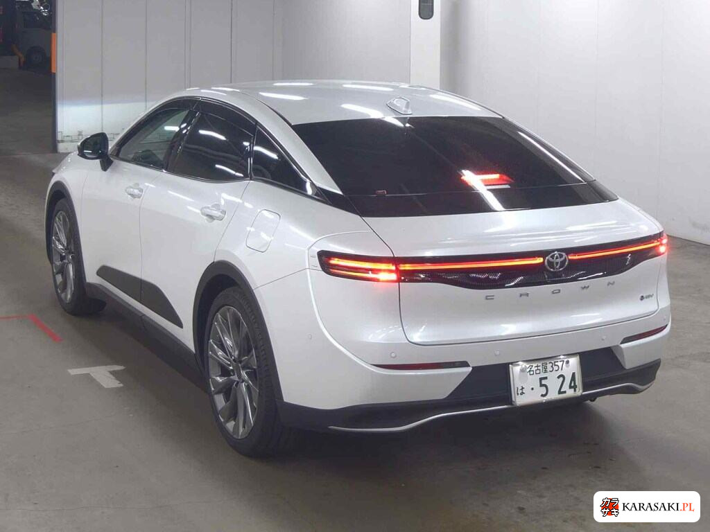 Toyota Crown Crossover 2025 z aukcji japońskiej
