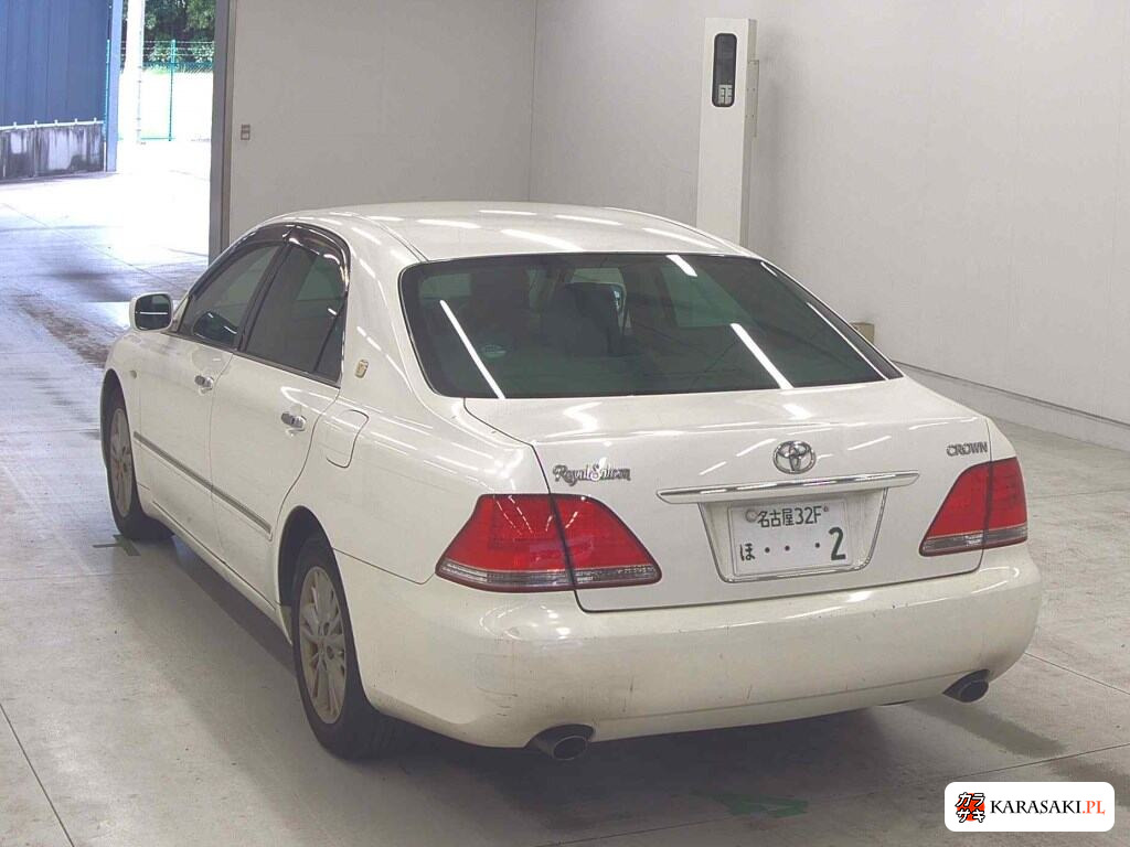 2004 Toyota Crown 4D Royal Saloon 2