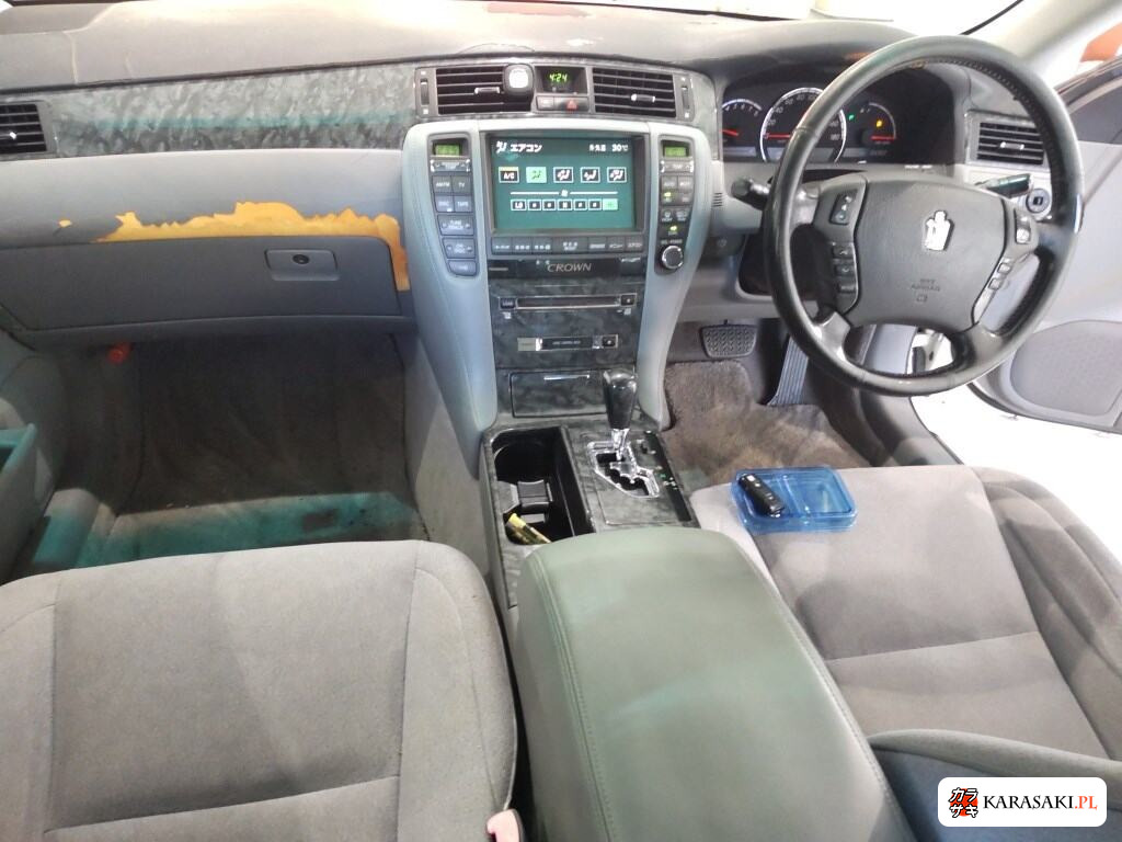 2004 Toyota Crown 4D Royal Saloon 5