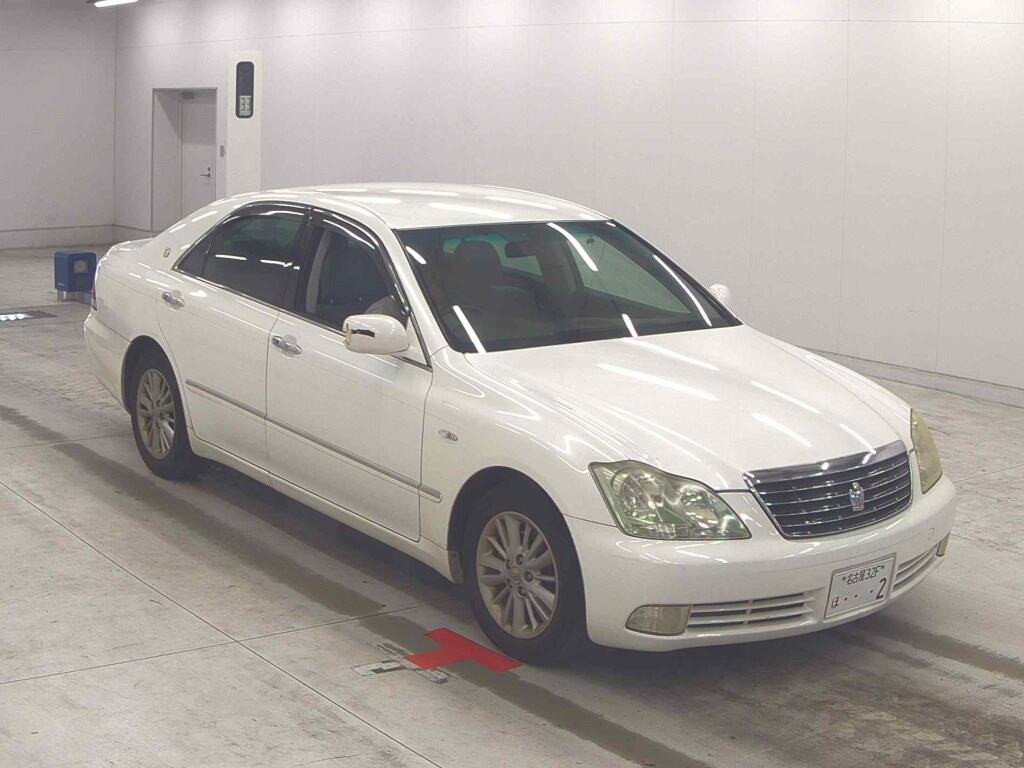Toyota Crown 2004 z aukcji japońskiej