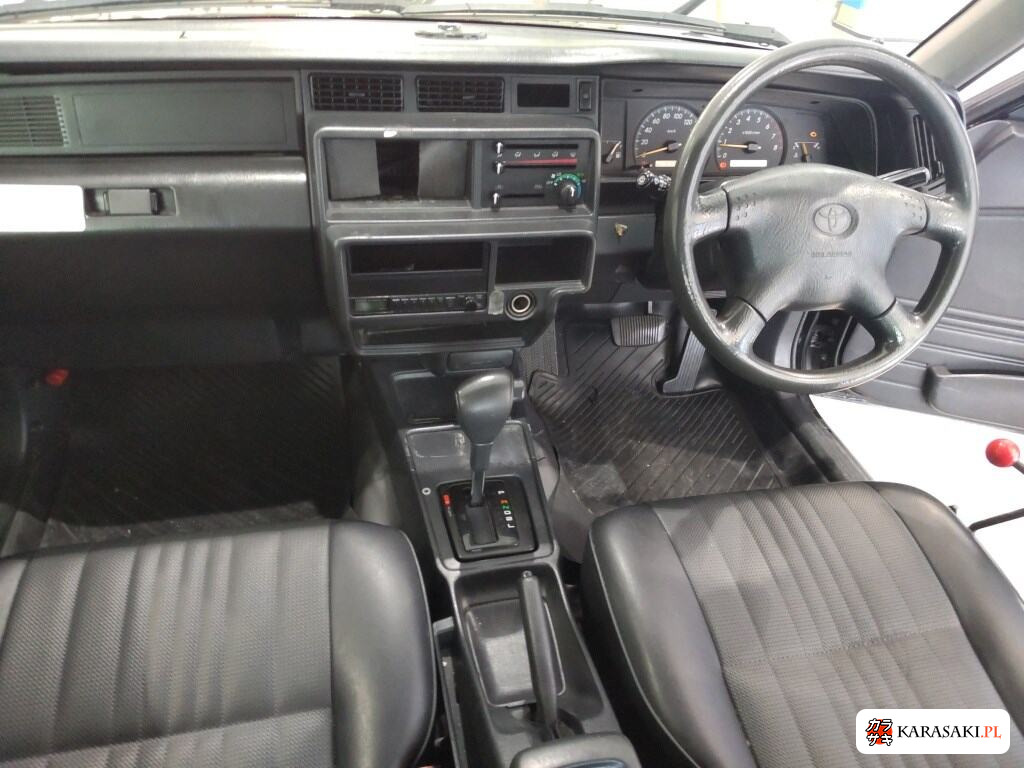 Toyota Crown Comfort 2014 z aukcji japońskiej