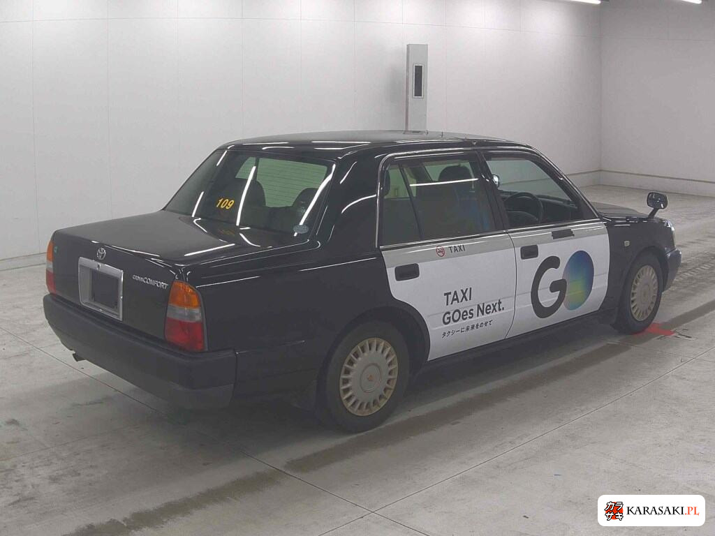 Toyota Crown Comfort 2014 z aukcji japońskiej