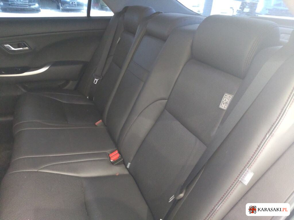 Toyota Crown 2011 z aukcji japońskiej