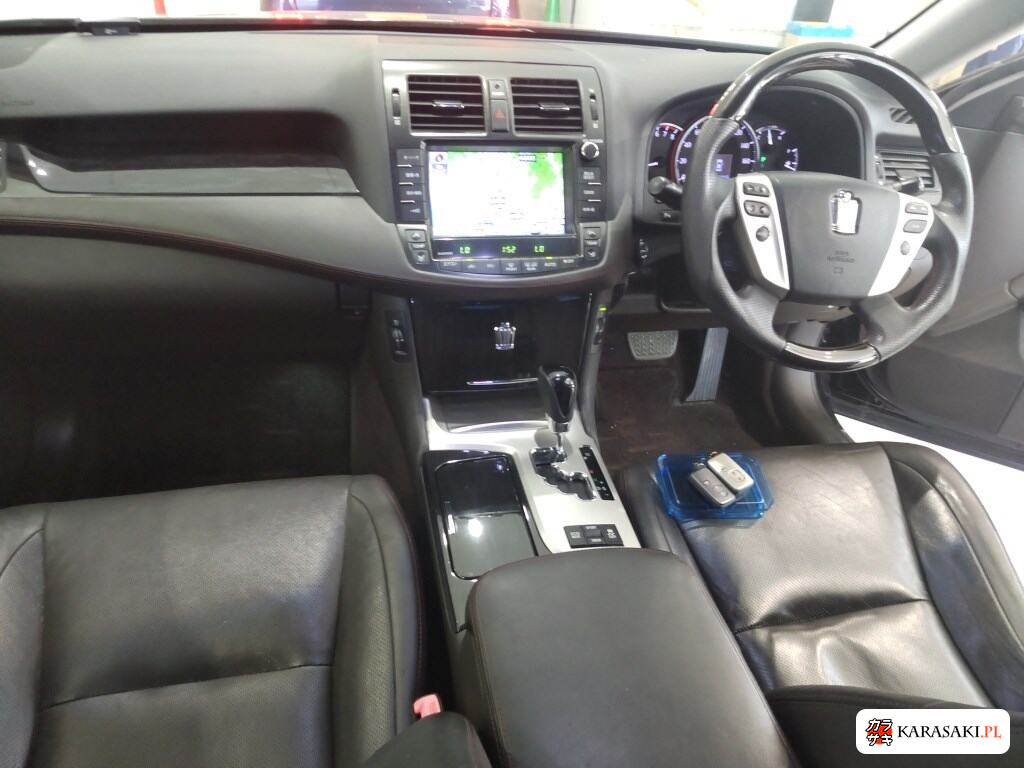 Toyota Crown 2011 z aukcji japońskiej