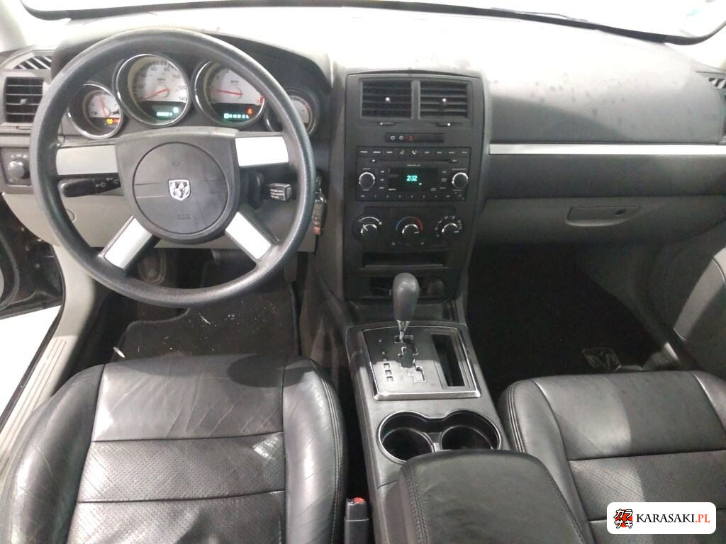 2010 Dodge Magnum Se 5