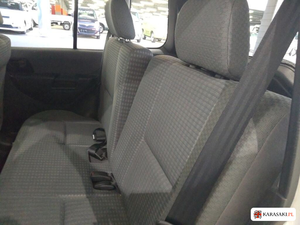 1999 Mitsubishi Pajero Io 5D 4WD 6
