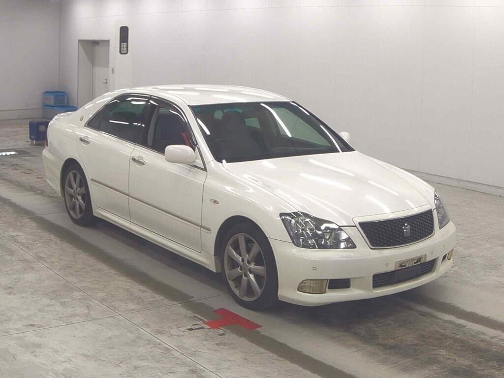 Toyota Crown 2005 z aukcji japońskiej