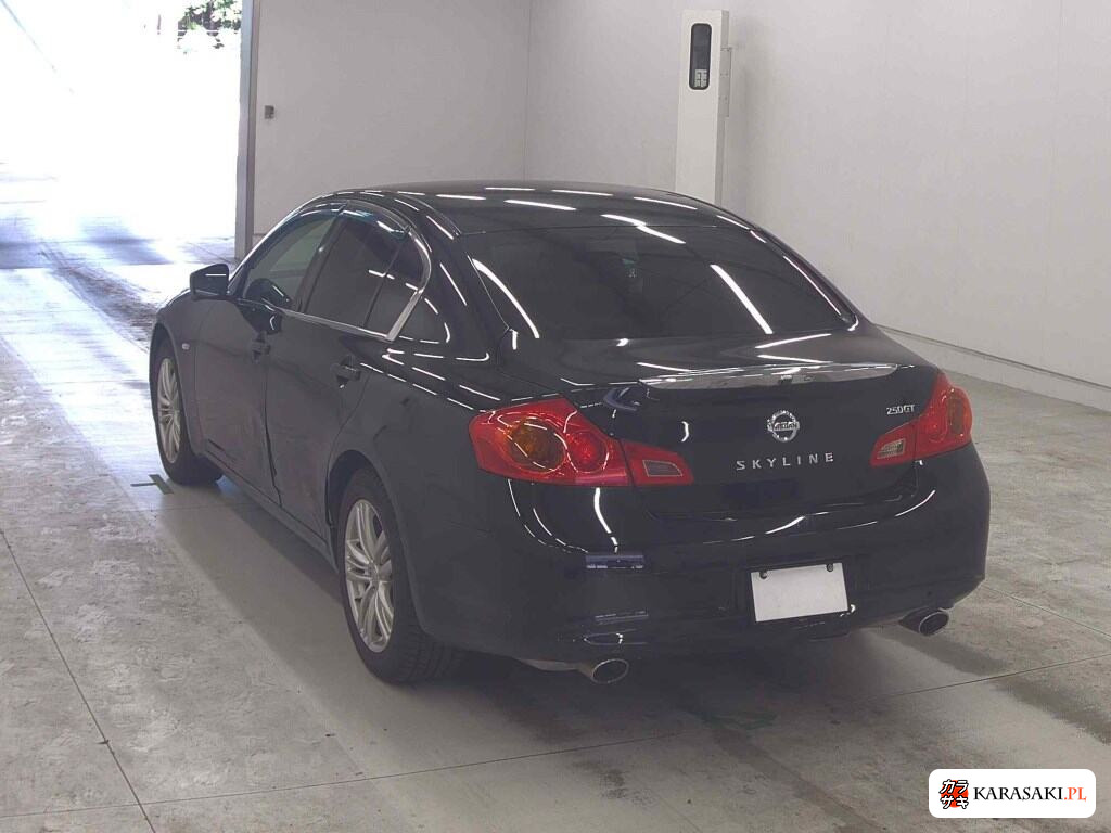 Nissan Skyline 2011 z aukcji japońskiej