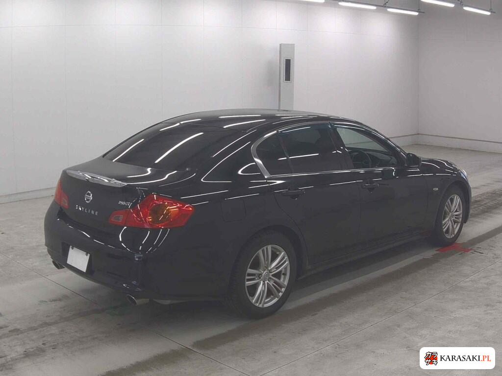 Nissan Skyline 2011 z aukcji japońskiej