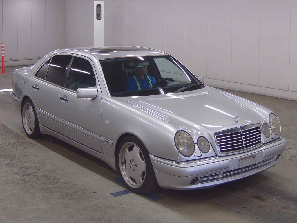 Mercedes Benz E-Class 1996 z aukcji japońskiej