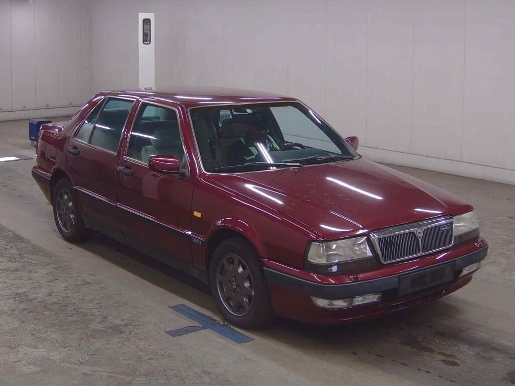 Lancia Thema 1995 z aukcji japońskiej