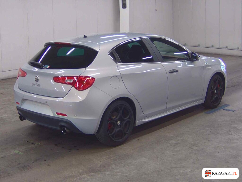 2015 Alfa Romeo Giulietta 5D Quadrifoglio Verde 4
